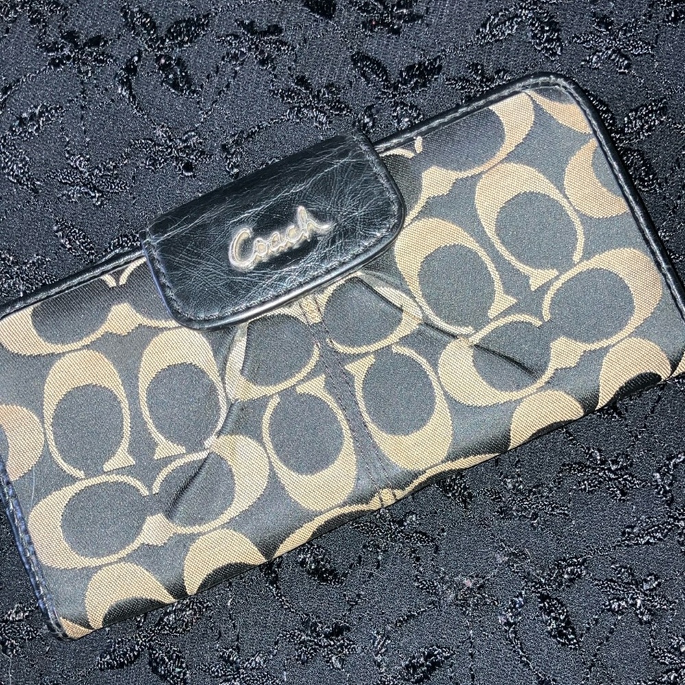 Coach Black and Cream Signature Wallet